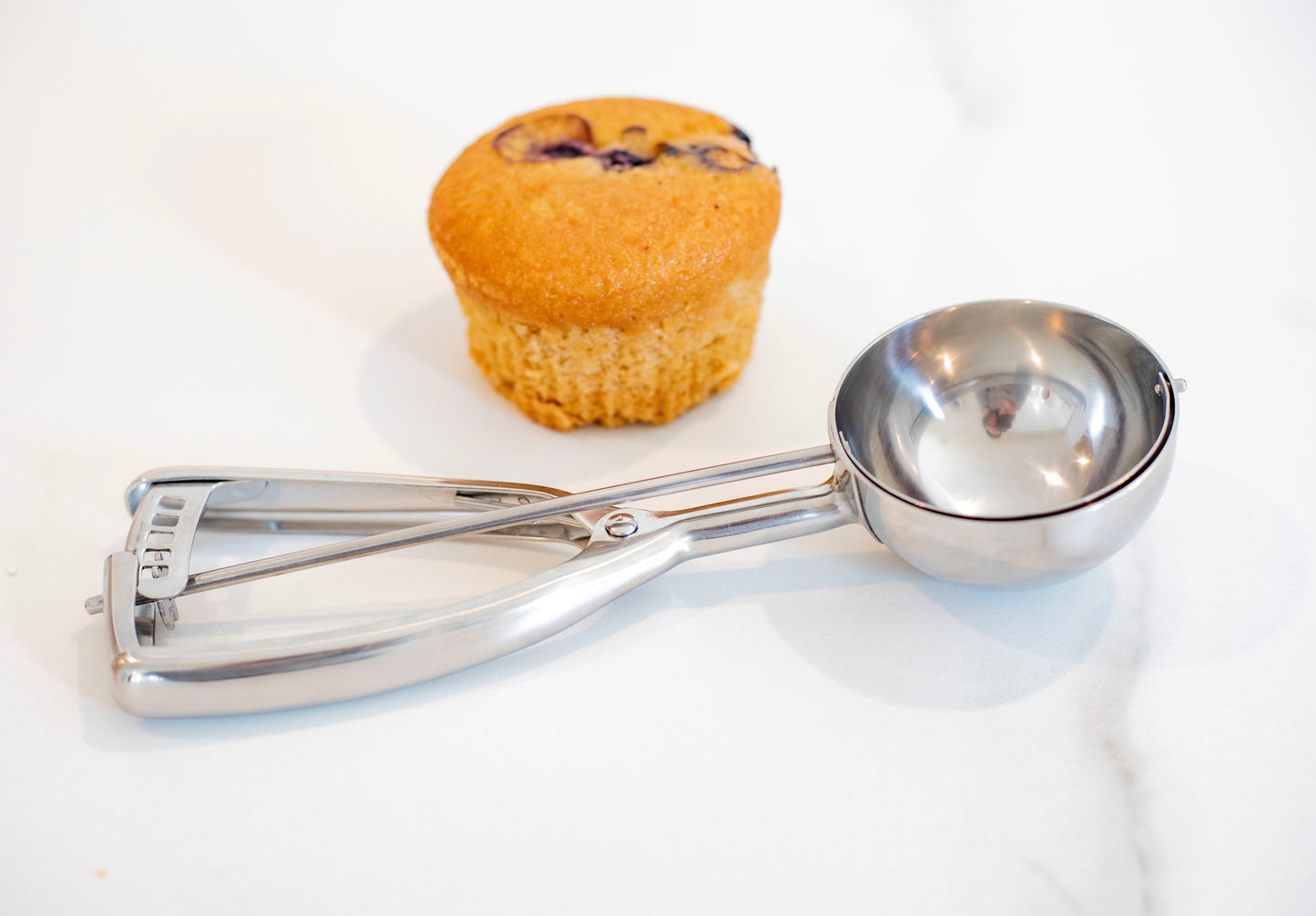 Jumbo Muffin Scoop